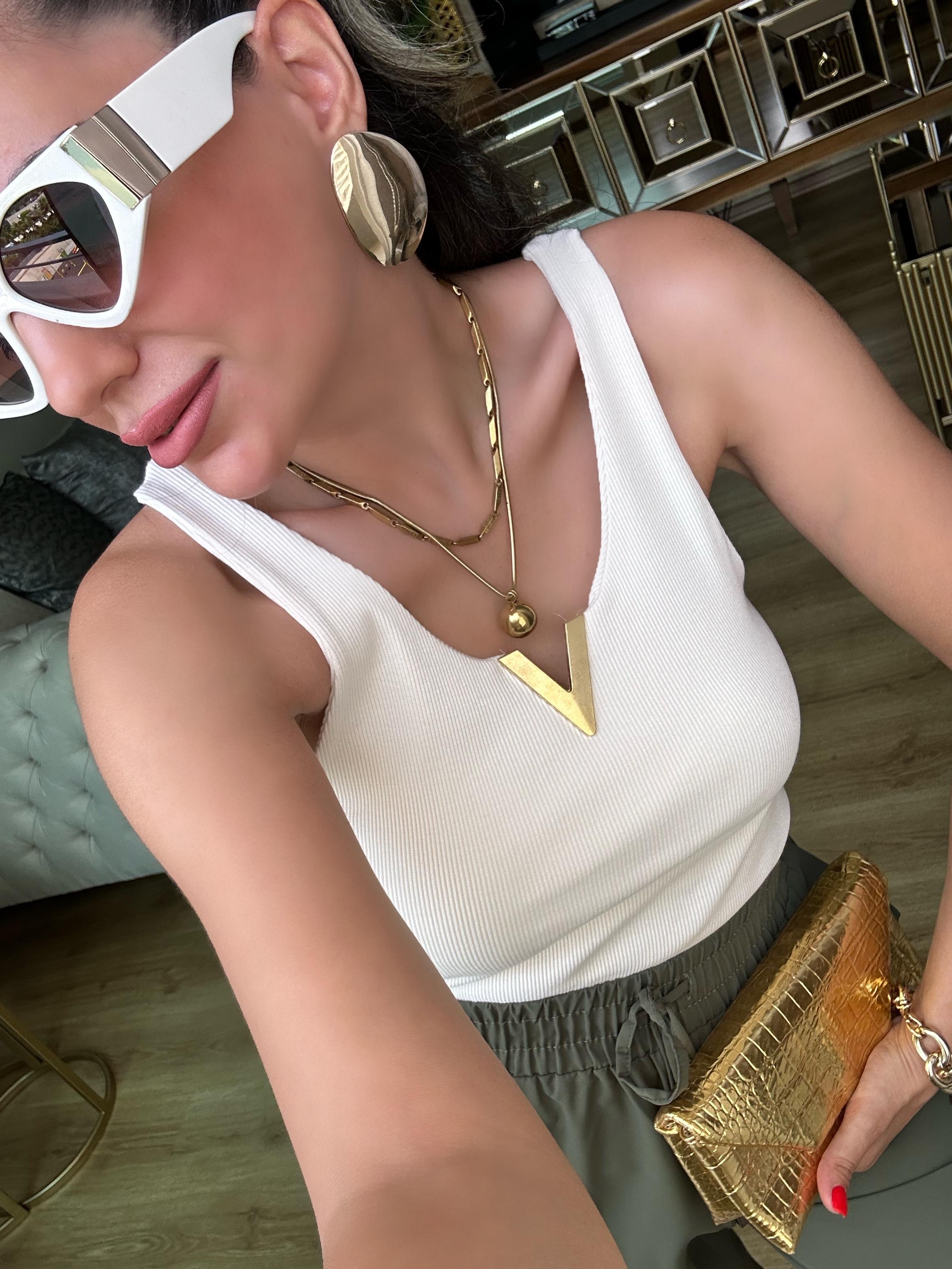 Bej Önü Gold V Detaylı Bluz Atlet