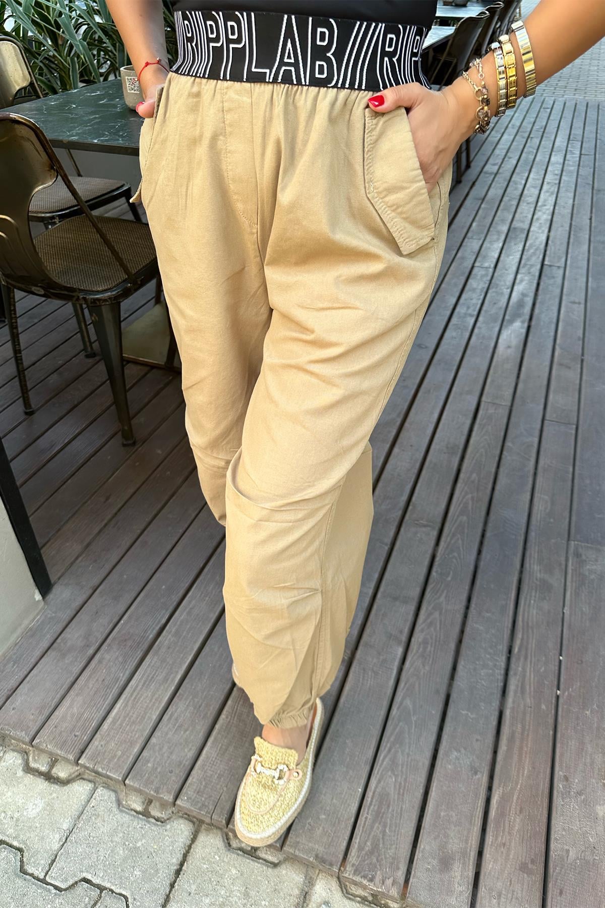 Bej Renk Beli Lastikli Yazılı Pantolon