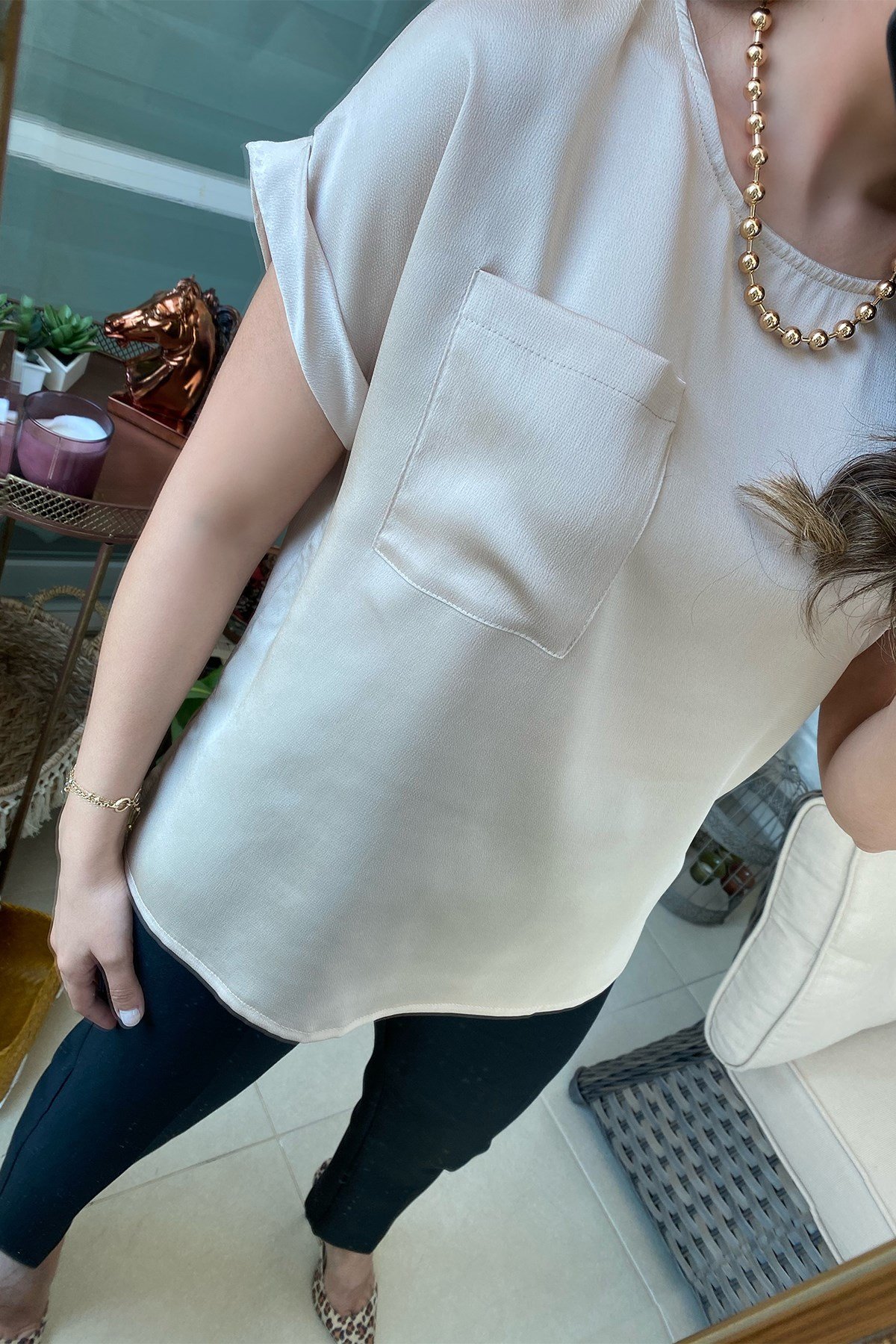 Bej Yarım Kollu Saten Bluz 