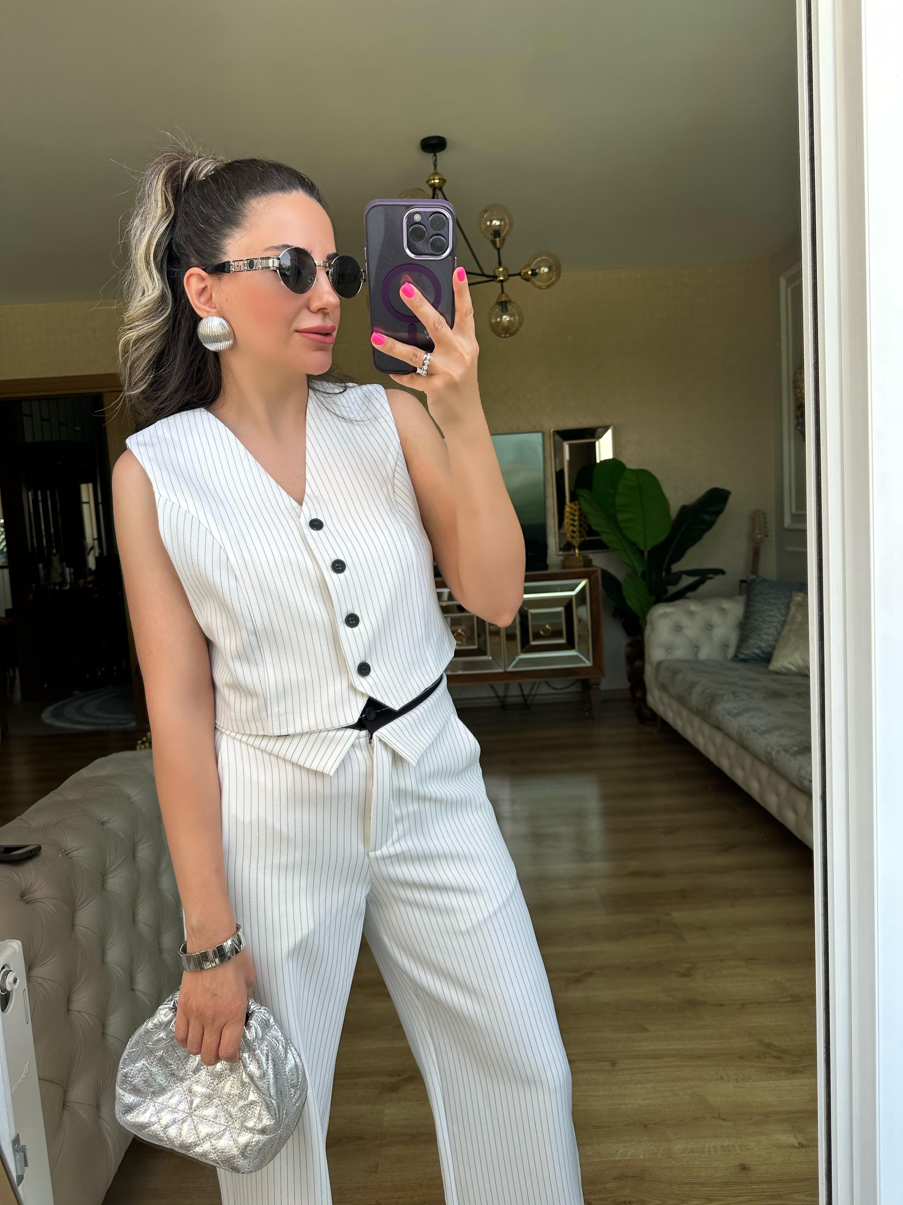 Beyaz Çizgili Yelek Pantolon Takım