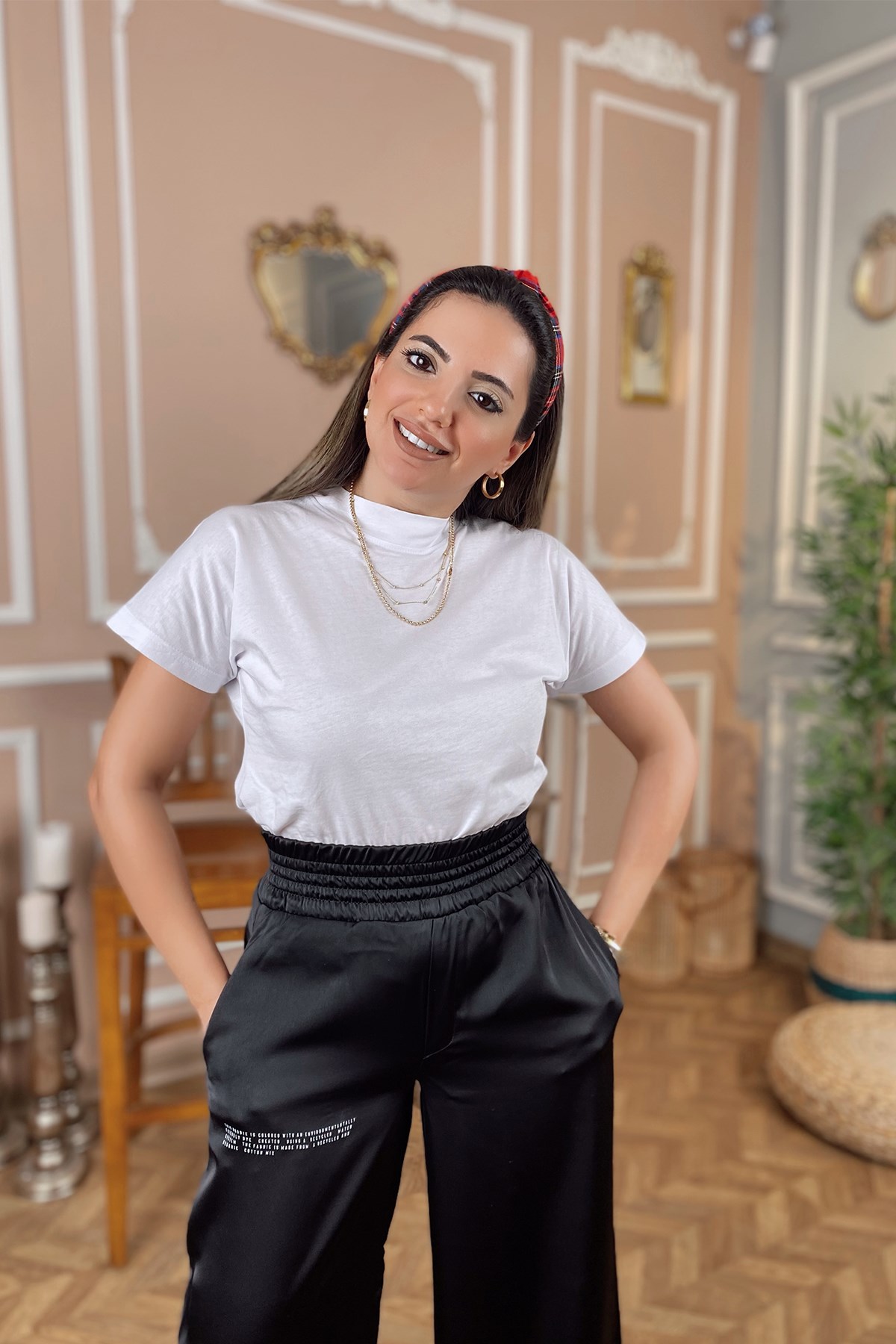 Beyaz Dik Yaka Tshirt