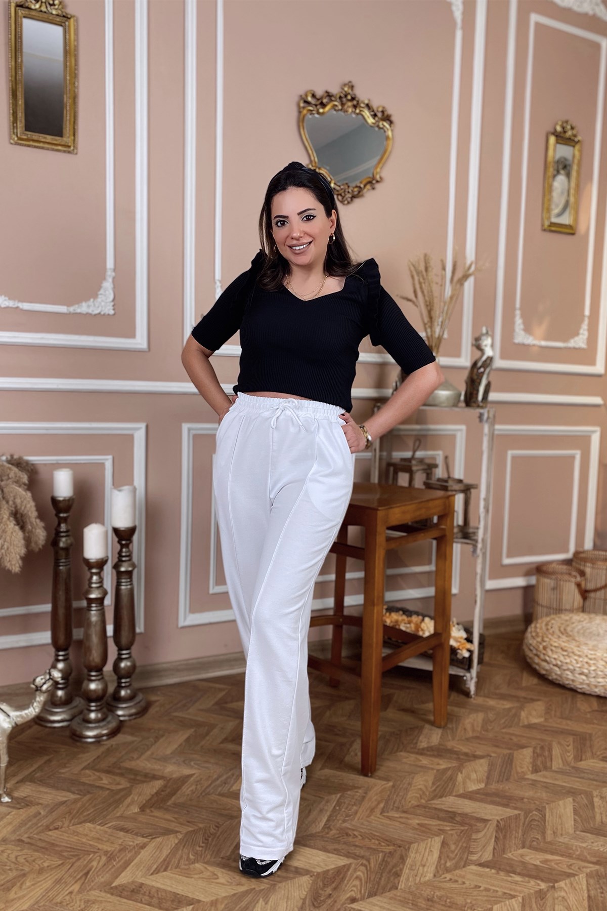 Beyaz Geniş Paça Eşofman Altı