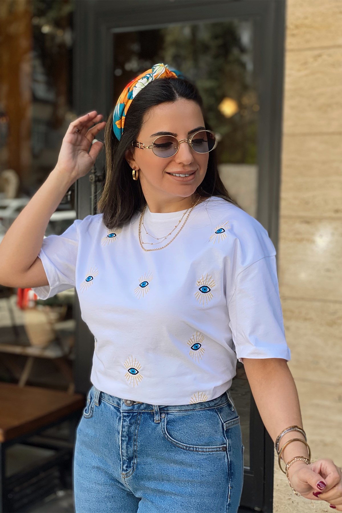 Beyaz Göz Detaylı Tshirt