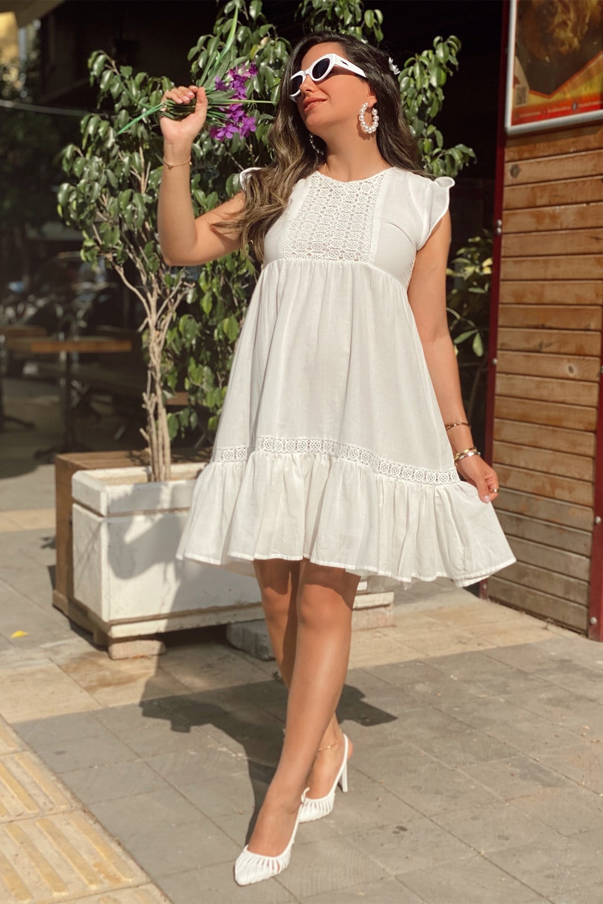 Beyaz Güpür Detaylı Elbise