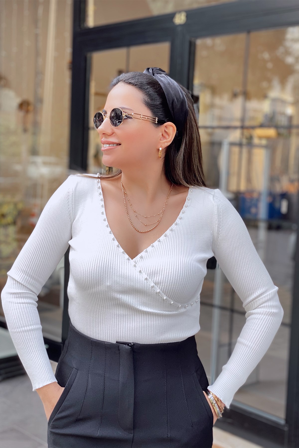 Beyaz İncili Triko Bluz