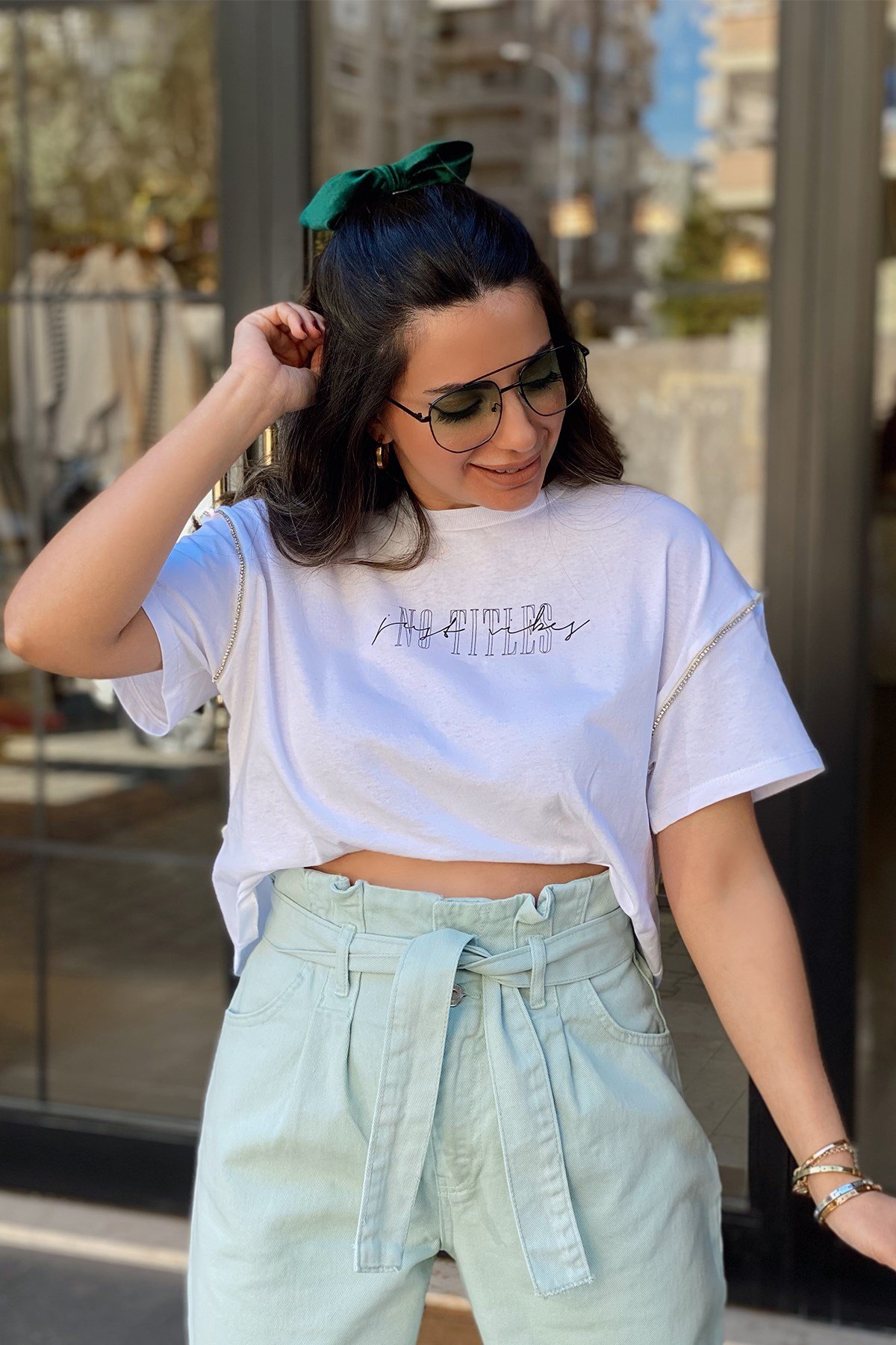 Beyaz Kolları Taşlı Tshirt