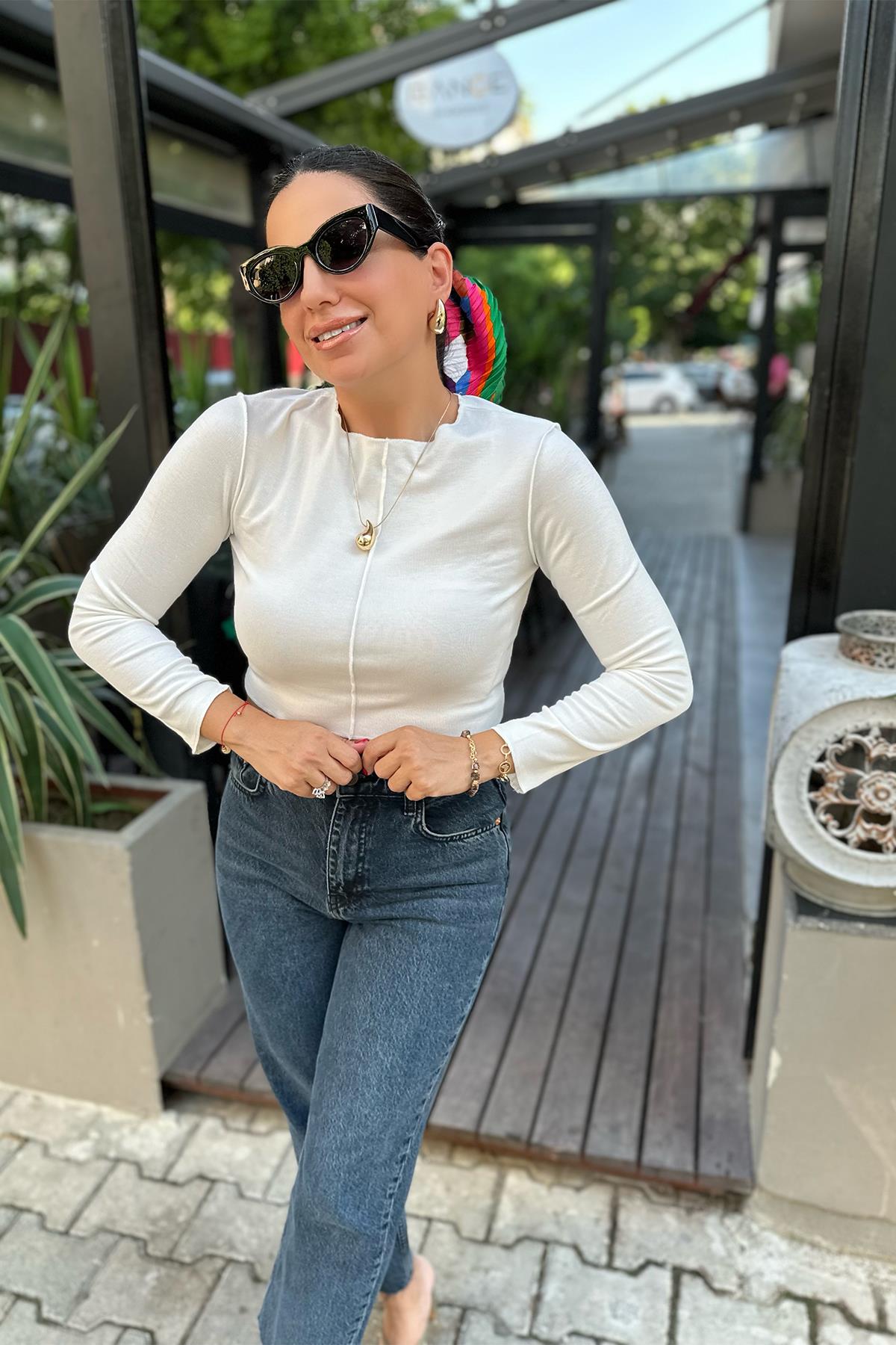 Beyaz Likralı Dikiş Detay Bluz