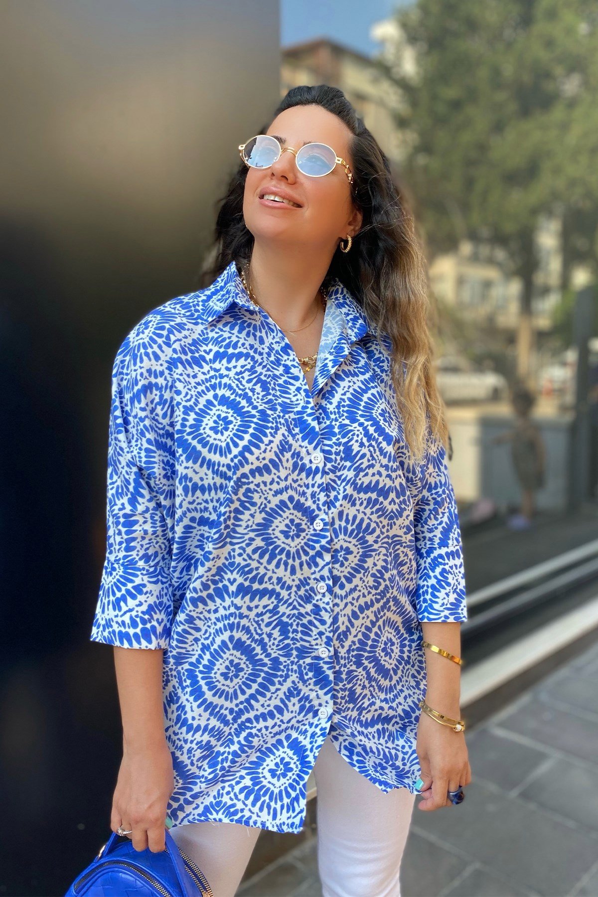 Beyaz Mavi Desenli Gömlek