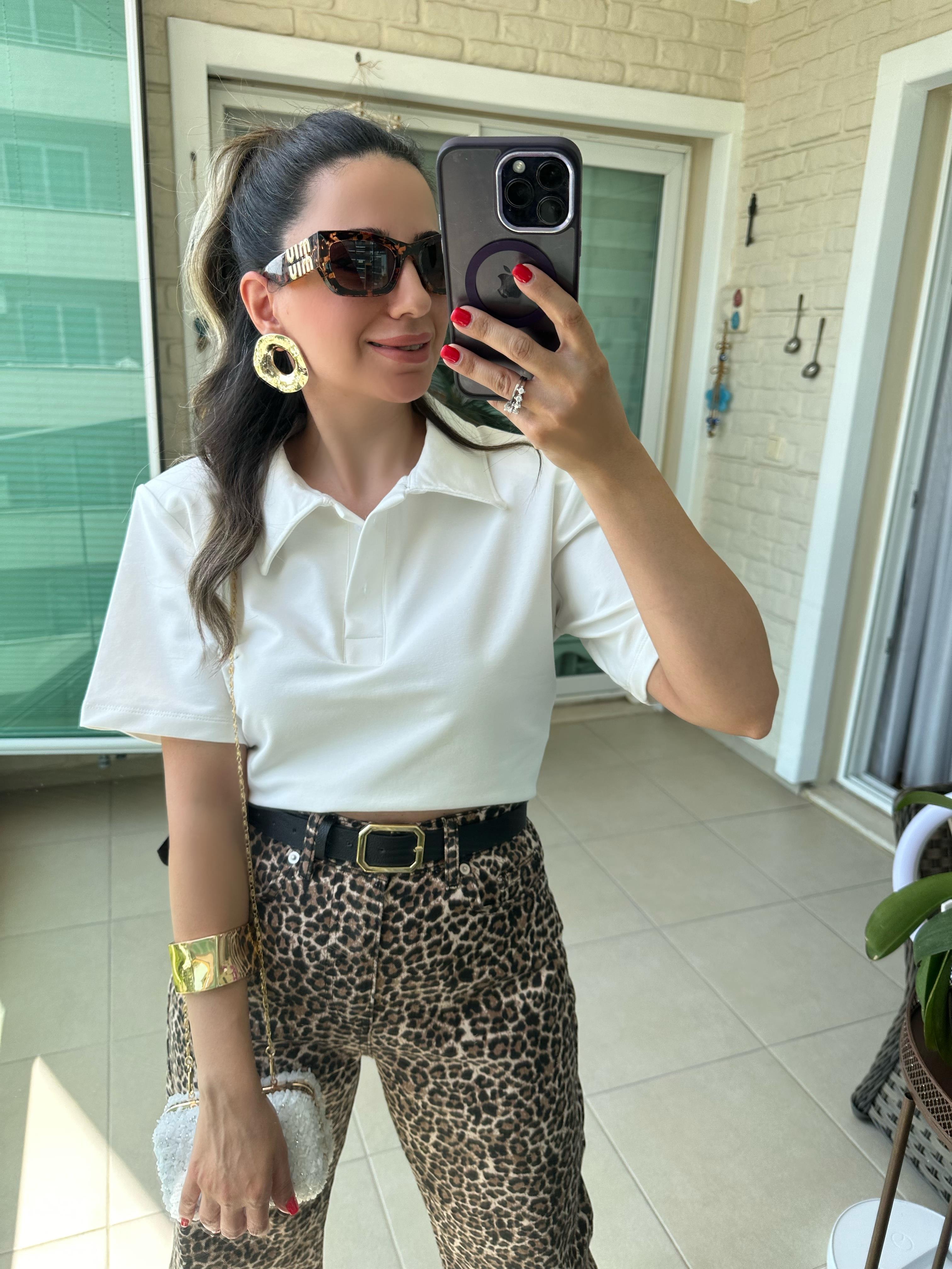 Beyaz Omuzları Vatkalı Polo Yaka Tshirt