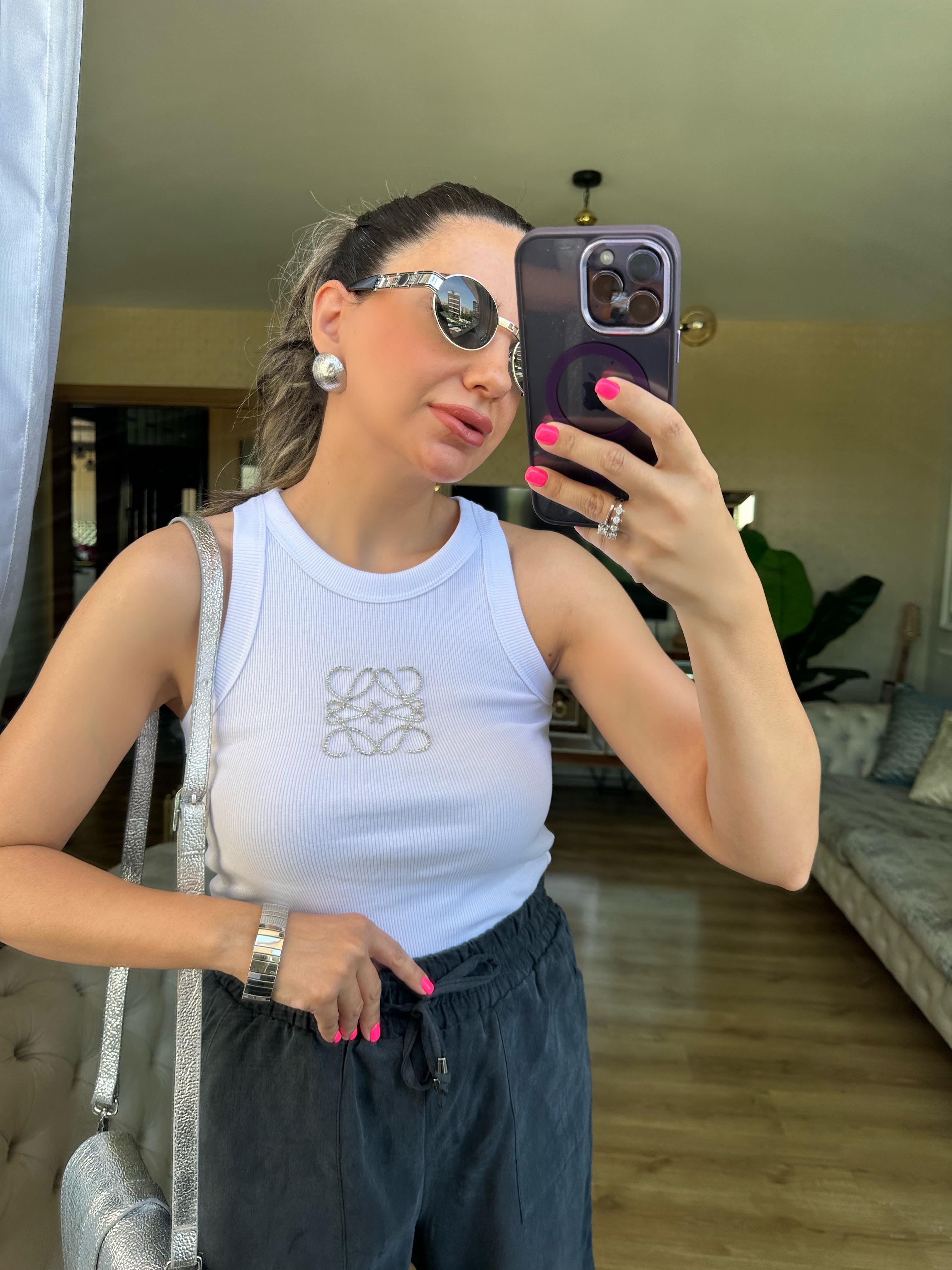 Beyaz Önü Taşlı Bluz Atlet
