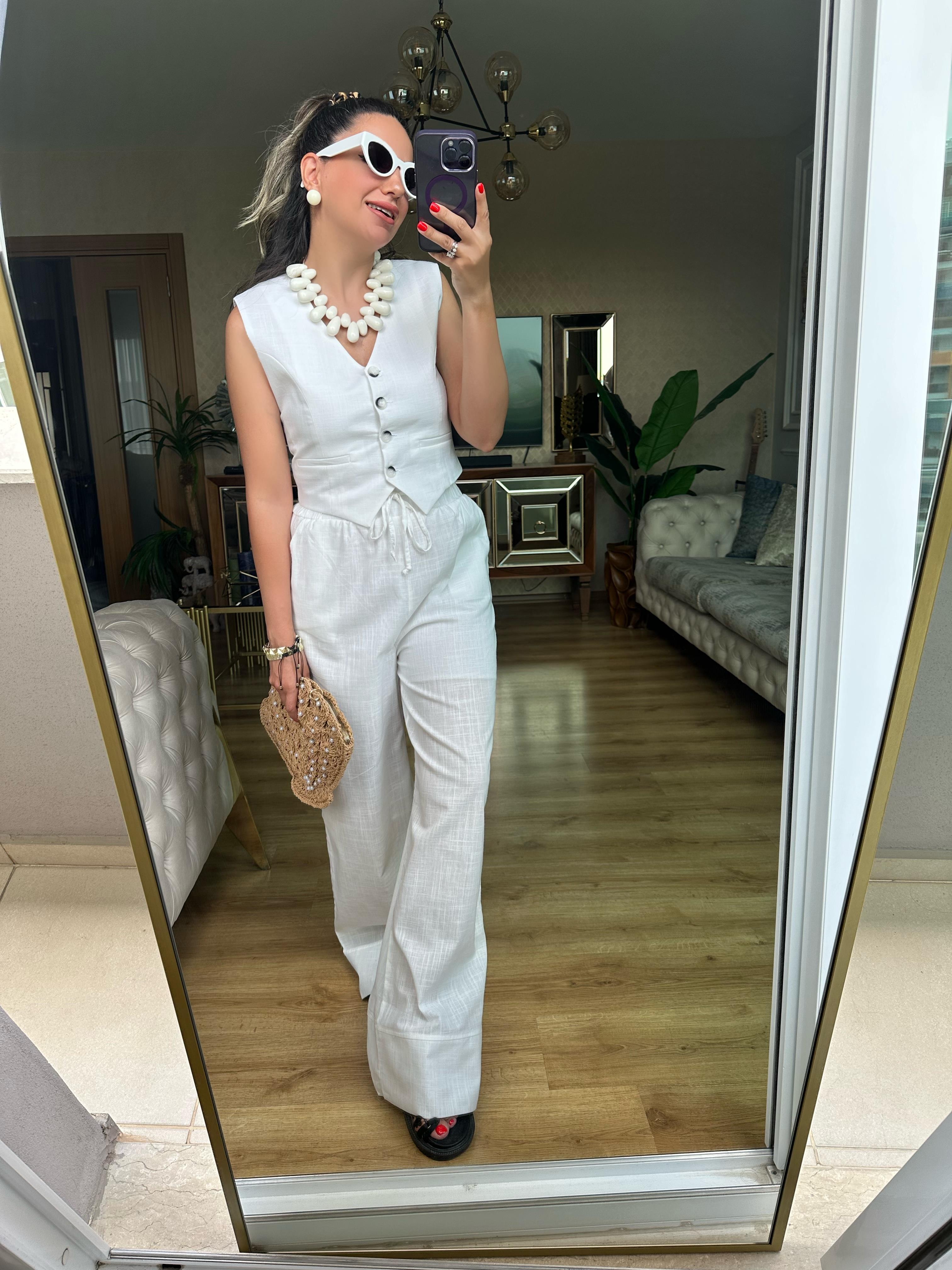 Beyaz Pantolon Yelek Takım