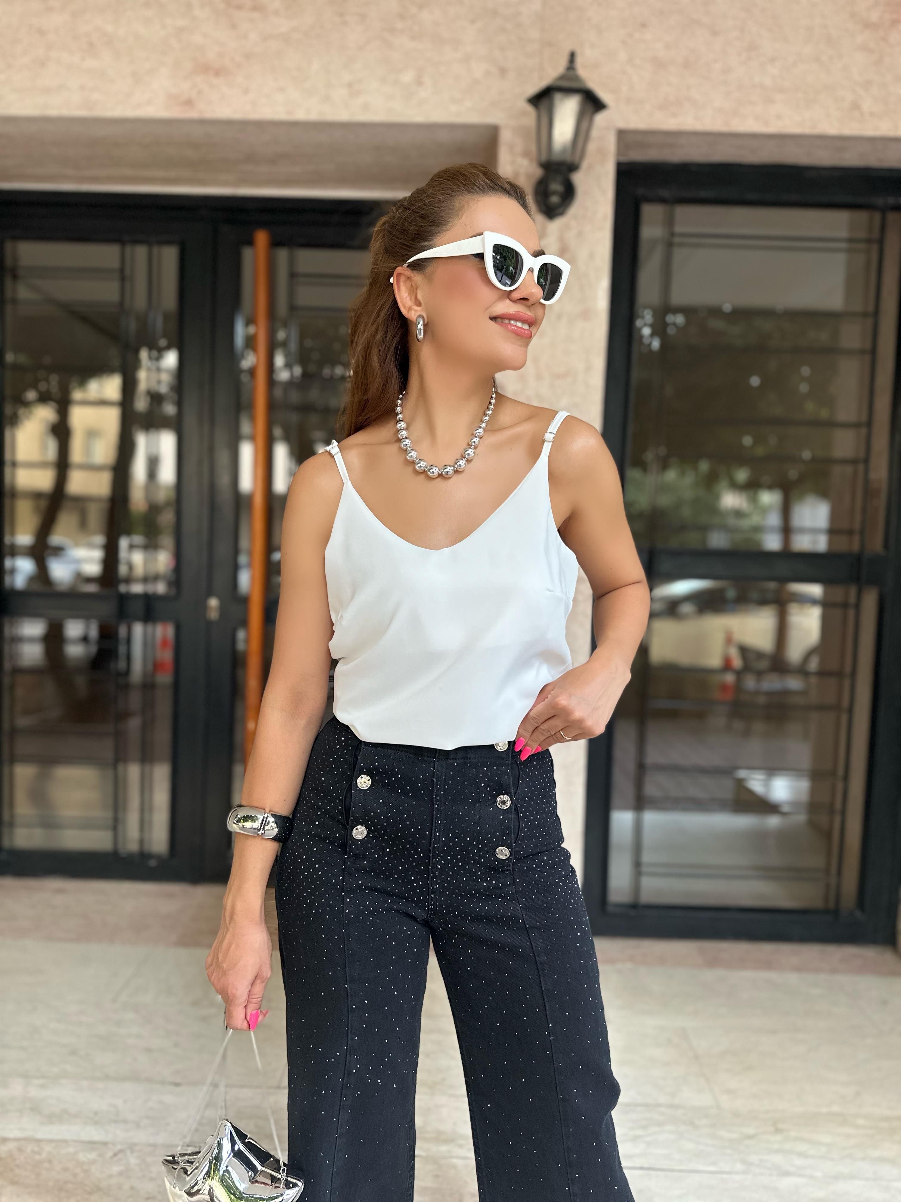 Beyaz V Yaka İp Askılı Bluz1
