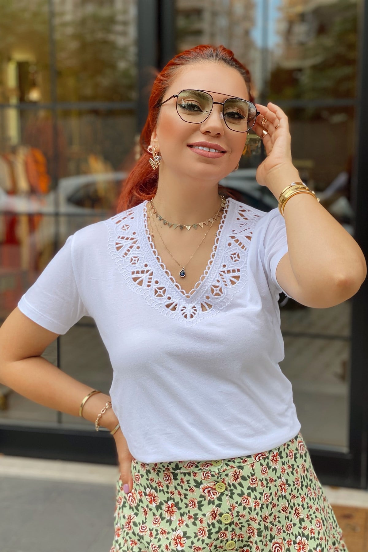 Beyaz Yakası Lazer Kesim Tshirt