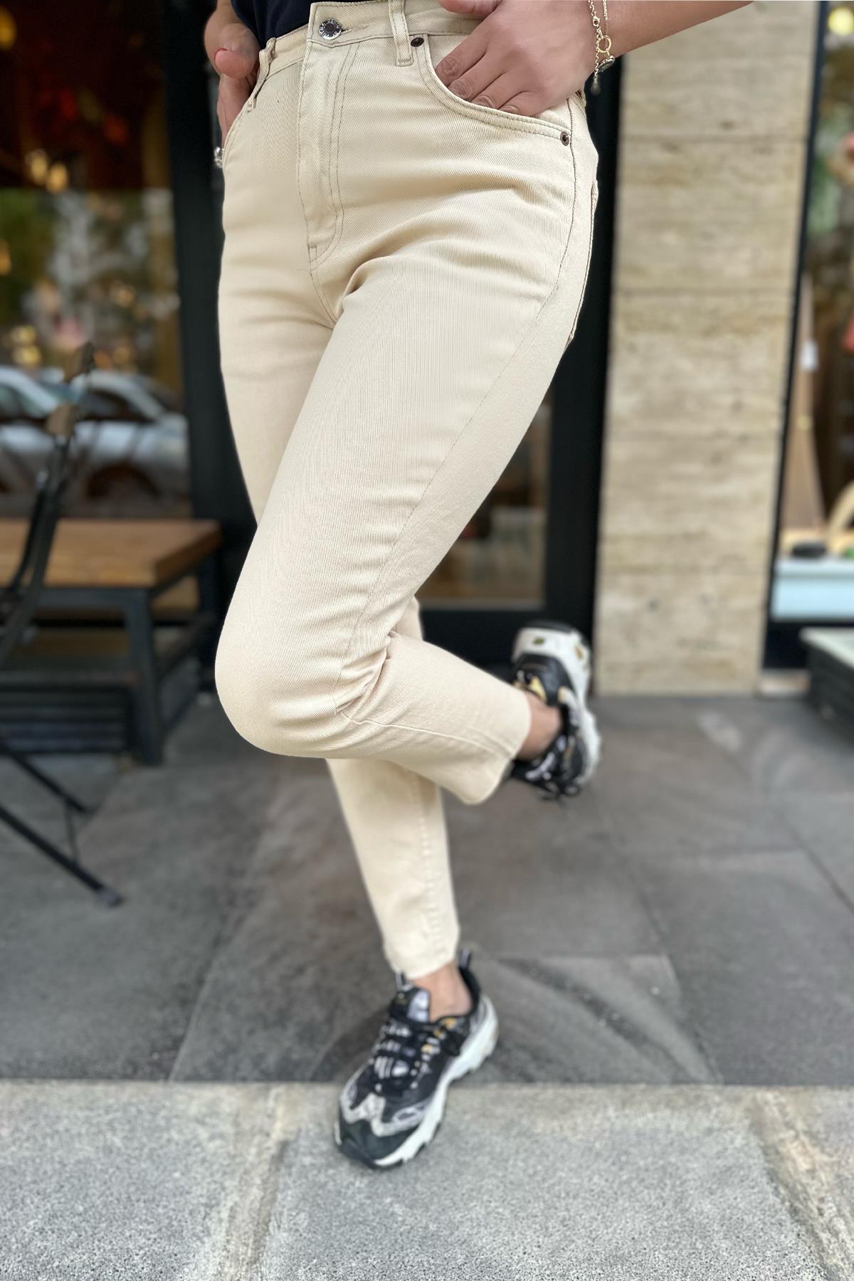 Boyfit Paça Kesik Bej Pantolon