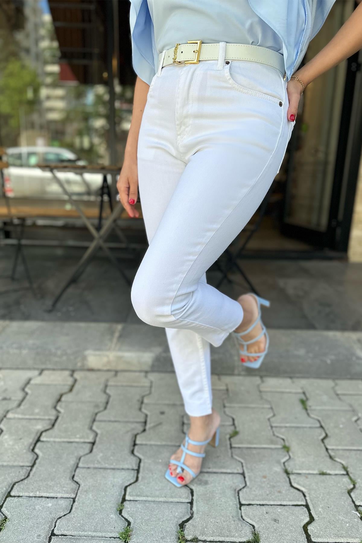 Boyfit Paça Kesik Beyaz Pantolon