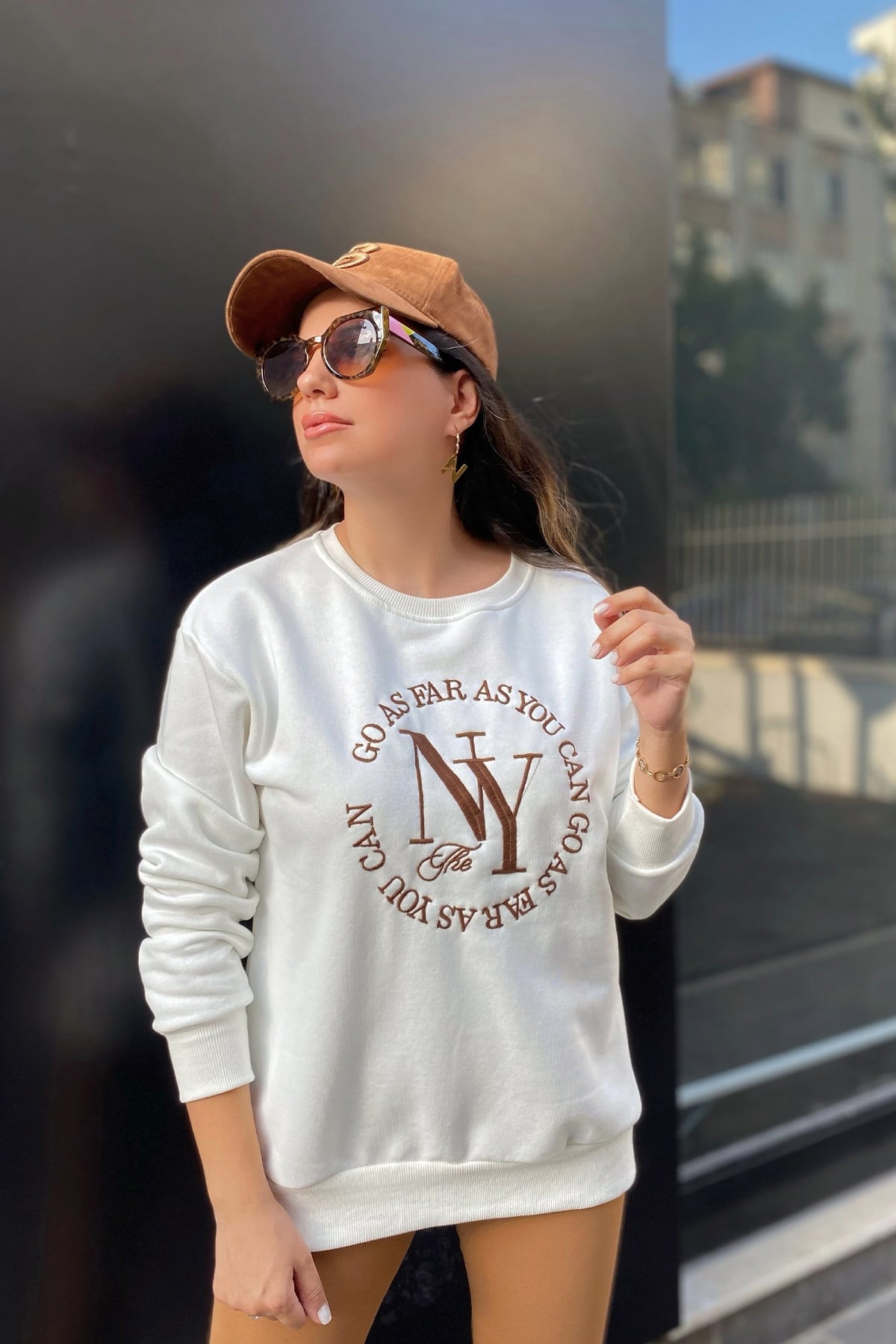 Camel Yazı Kabartmalı Beyaz Sweatshirt