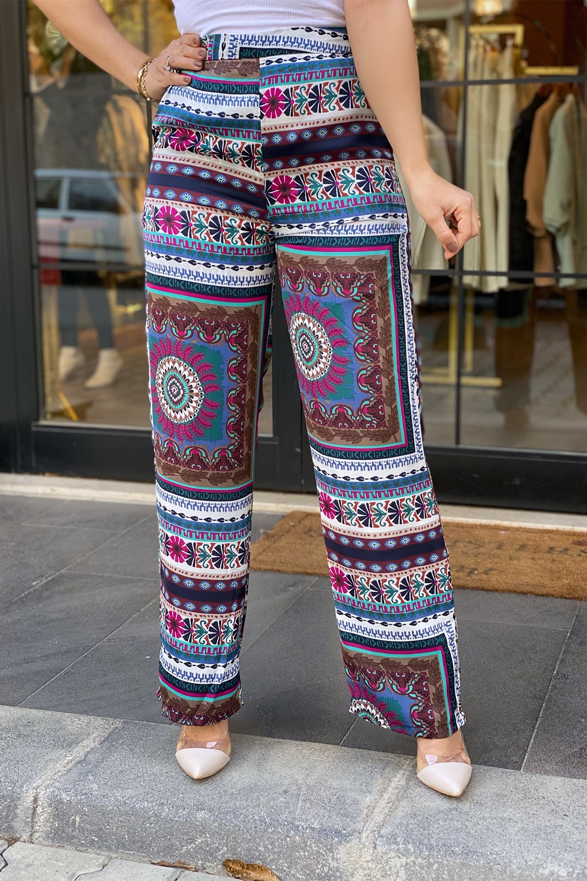 Desenli Astarlı Saten Pantolon