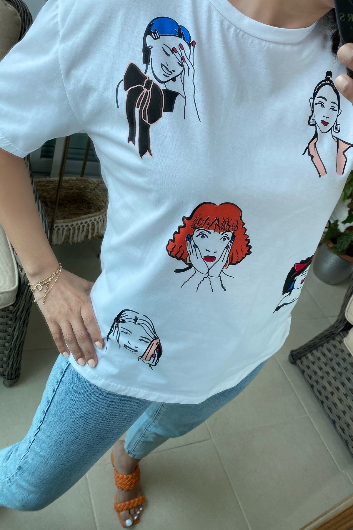 Figürlü Beyaz Tshirt