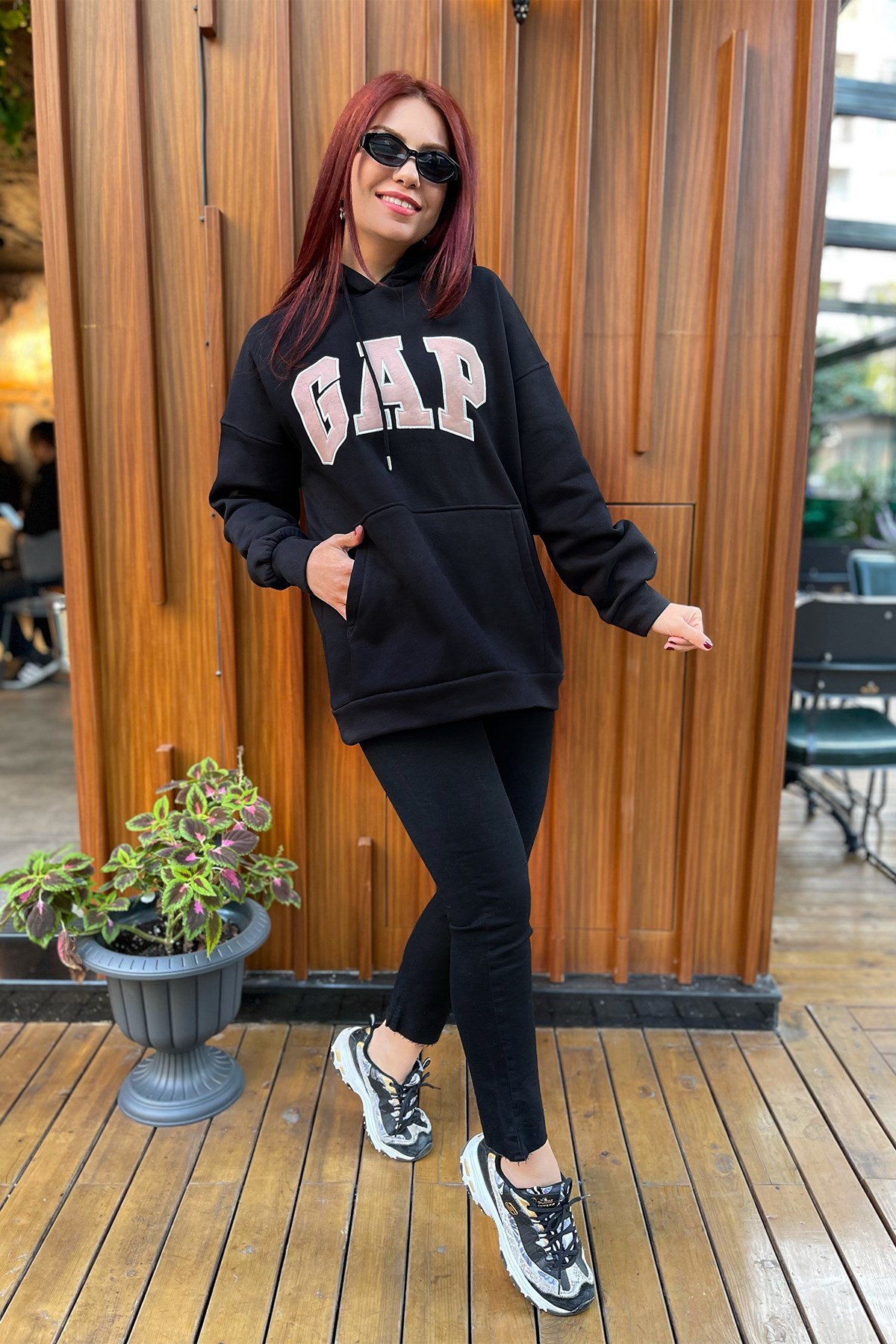 GAP Baskılı Siyah Sweatshirt
