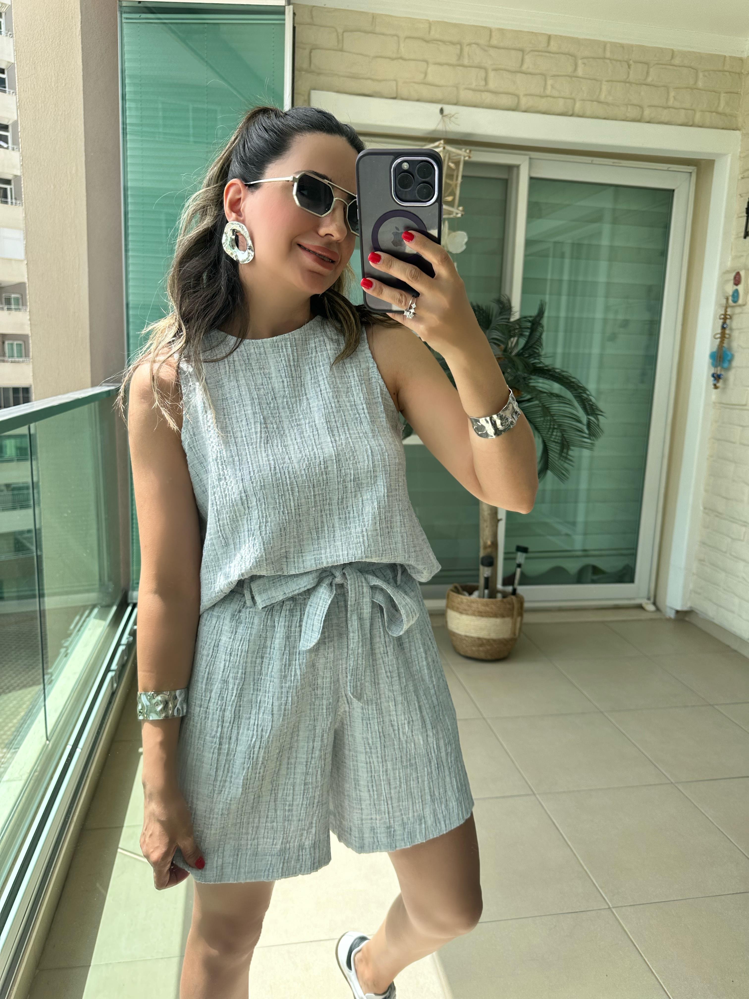 Gri Renk Şort Bluz Takım