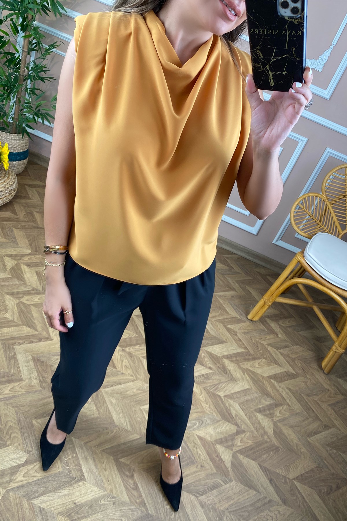Hardal Sarı Saten Vatkalı Bluz