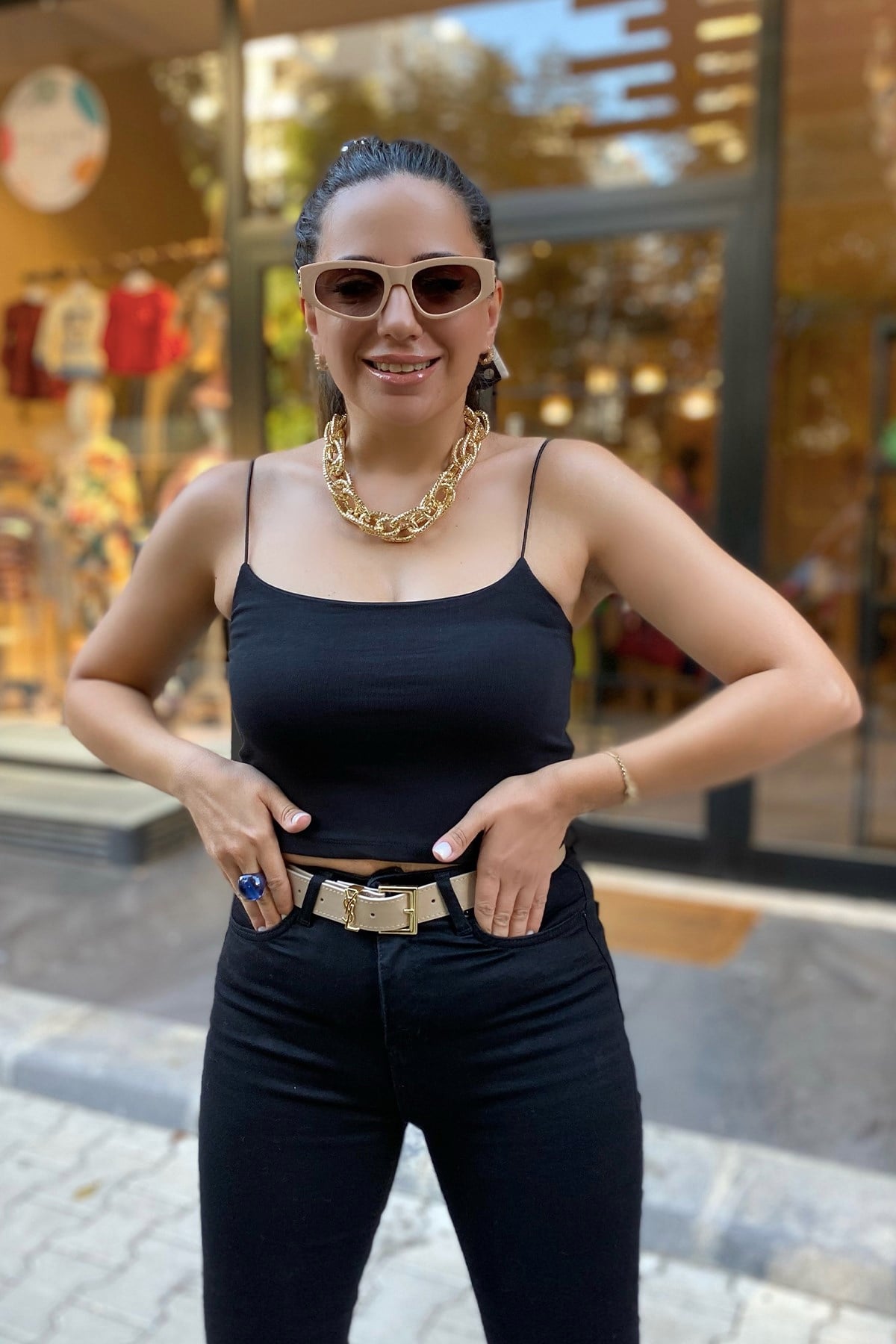 İp Askılı Kısa Siyah Crop Bluz 