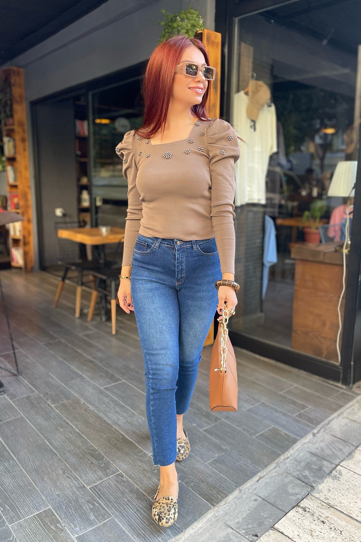 Kahve Kare Yaka İncili Triko Bluz