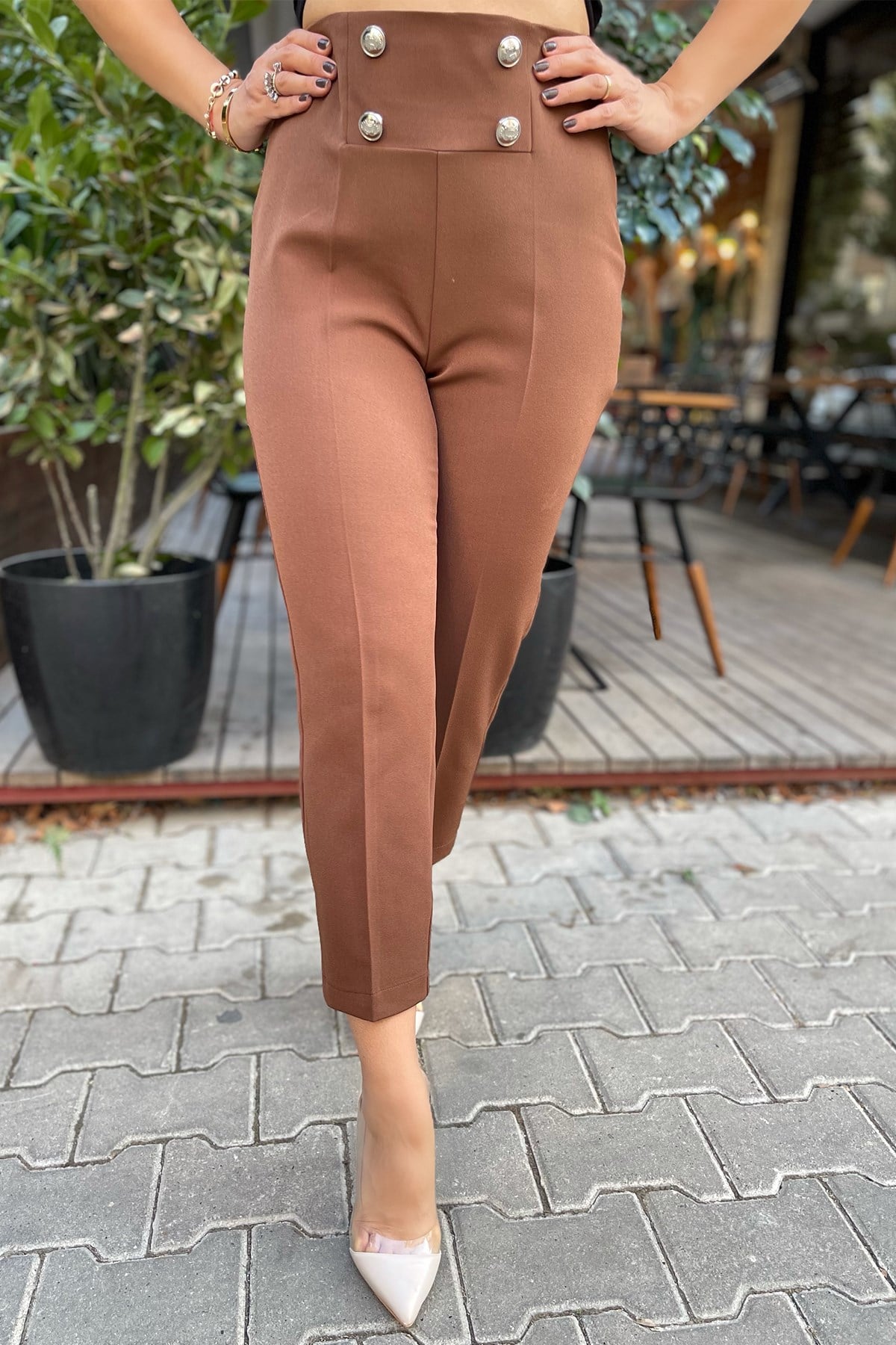 Kahve Önü Düğmeli  Havuç Pantolon