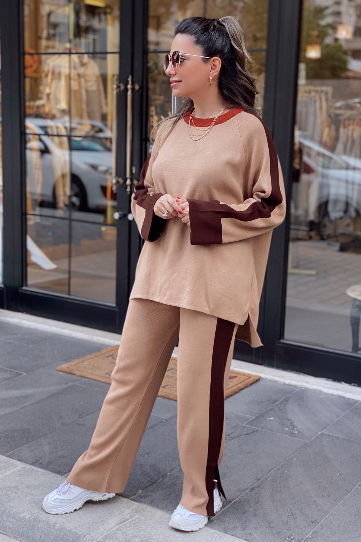 Kahve Yırtmaçlı Triko Takım 