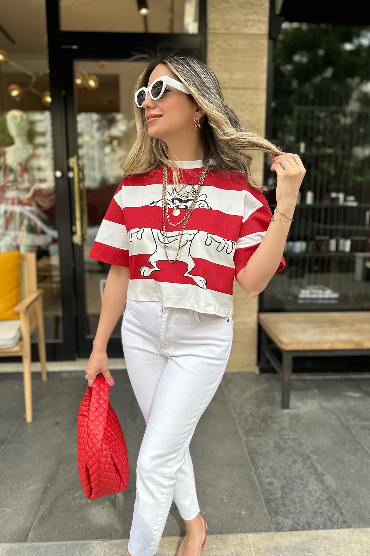 Kırmızı Çizgili Tshirt
