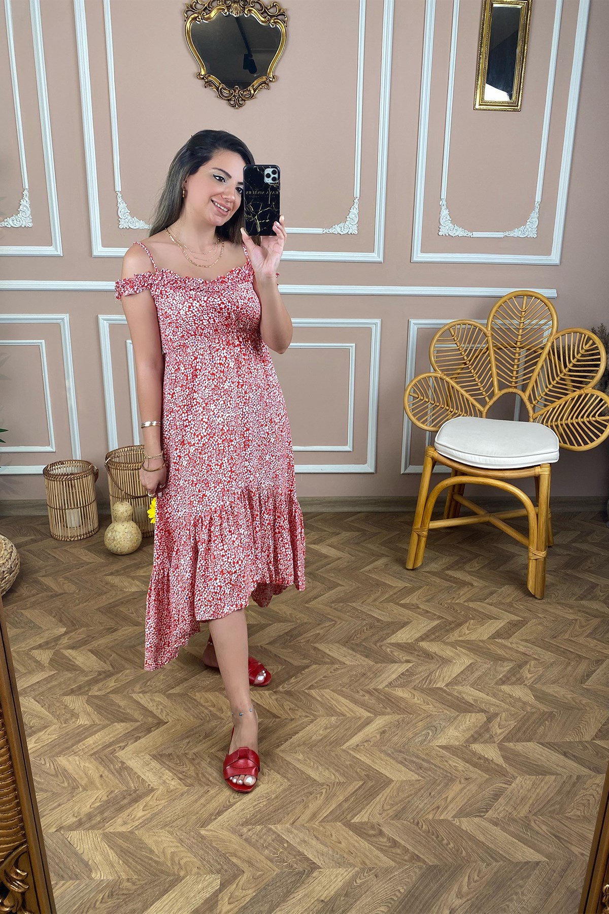 Kırmızı Desenli Kol Lastikli Askılı Elbise