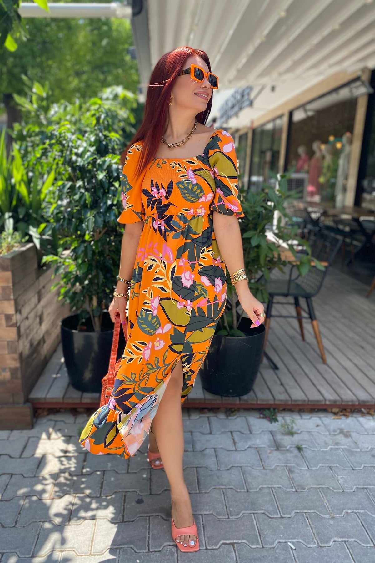 Kolları Lastikli Renkli Desenli Elbise