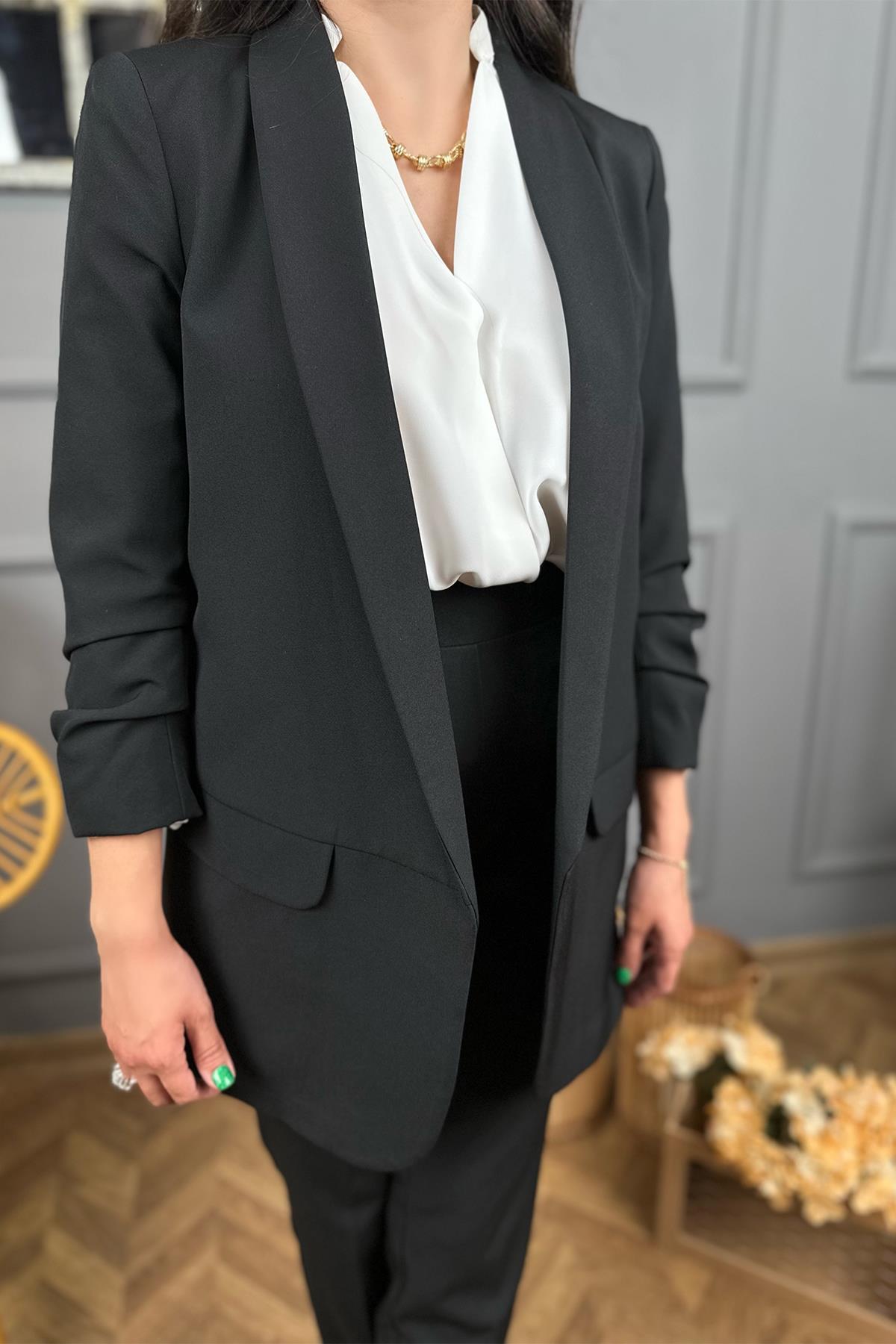Kolu Büzgülü Siyah Blazer Ceket