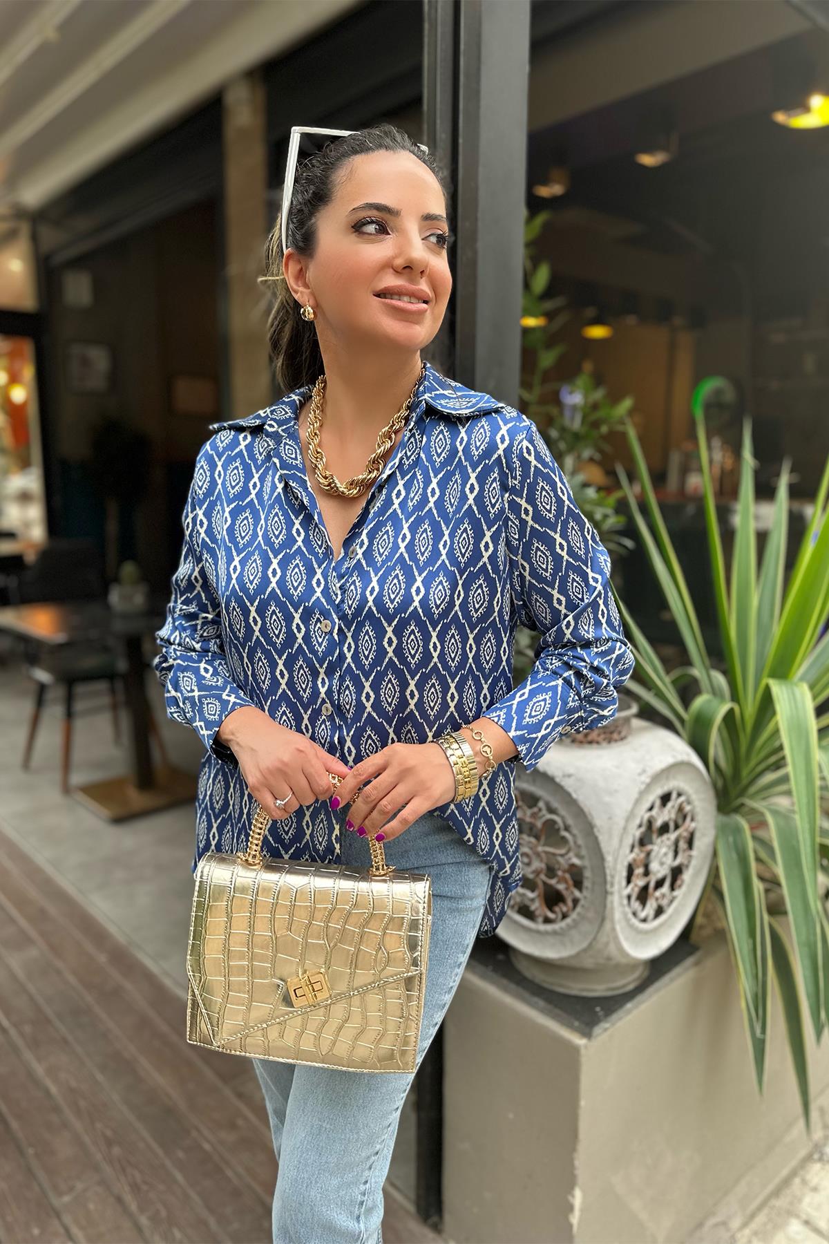 Mavi Desenli Saten Gömlek