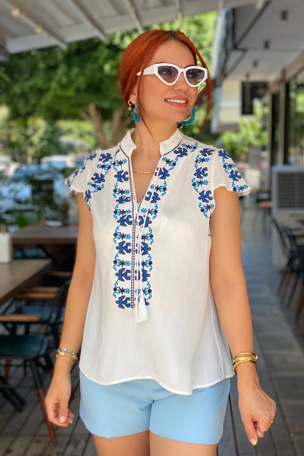 Mavi Nakış Detaylı Bluz