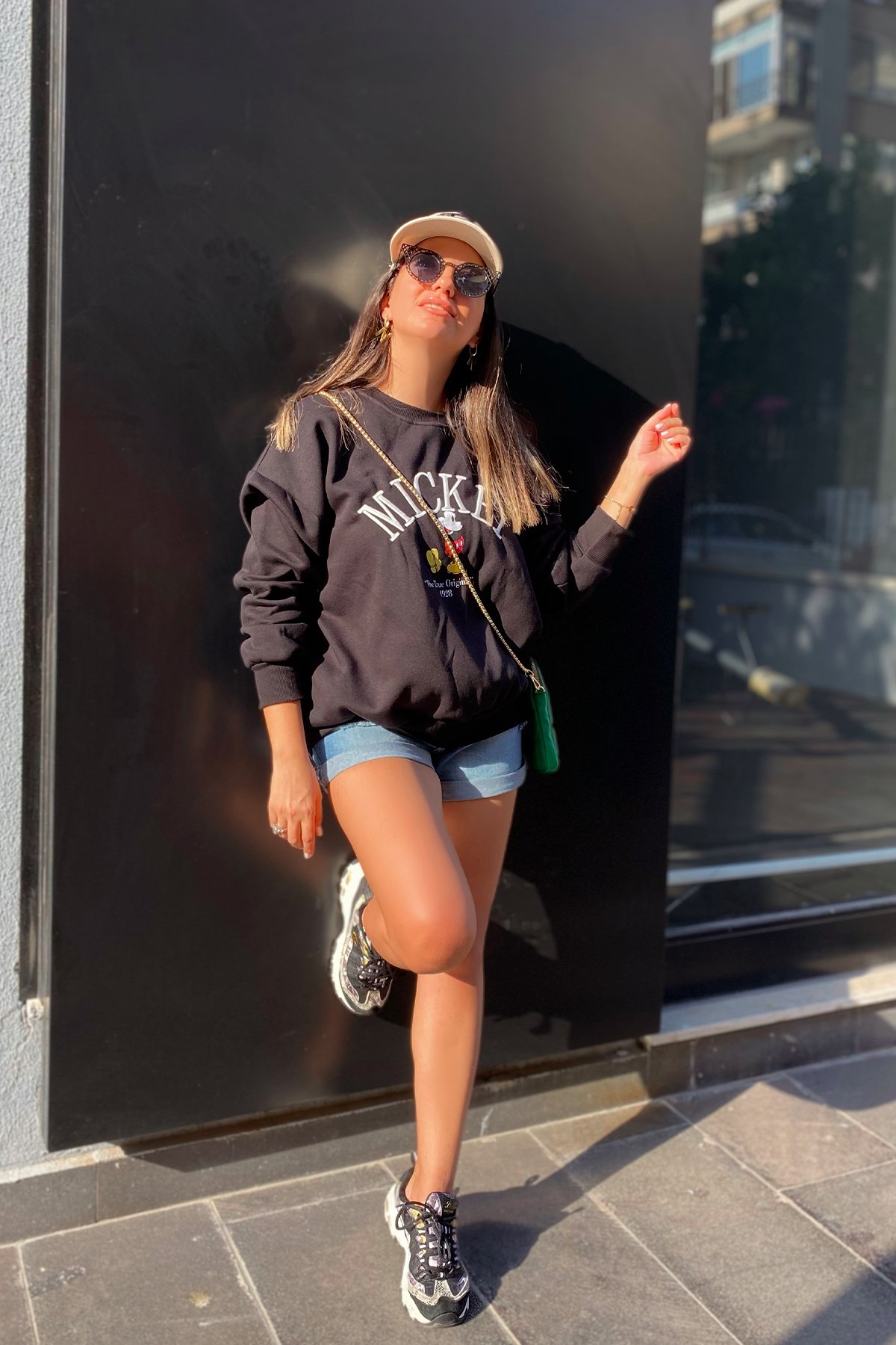 Mickey Mouse Baskılı Siyah Sweatshirt