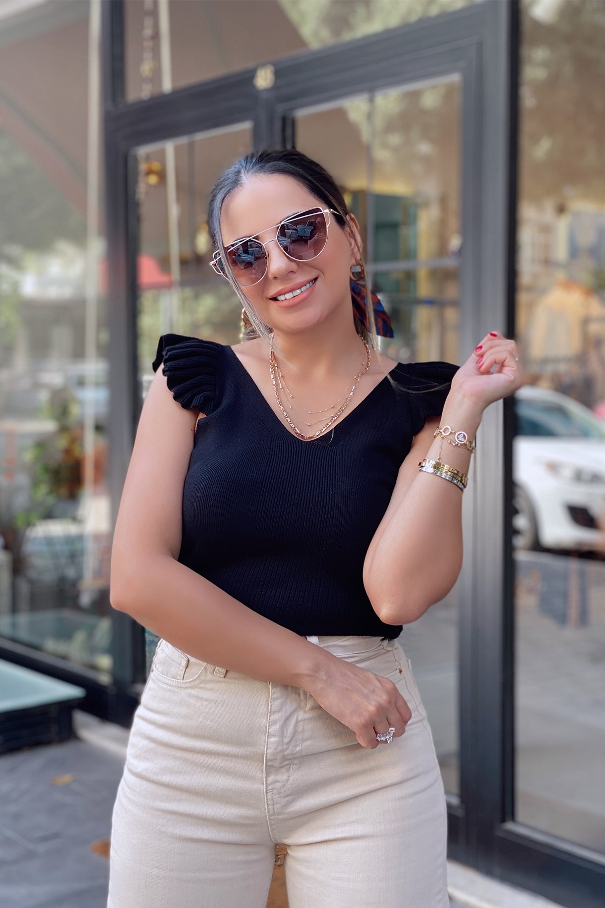 Omuz Fırfırlı Siyah Triko Bluz