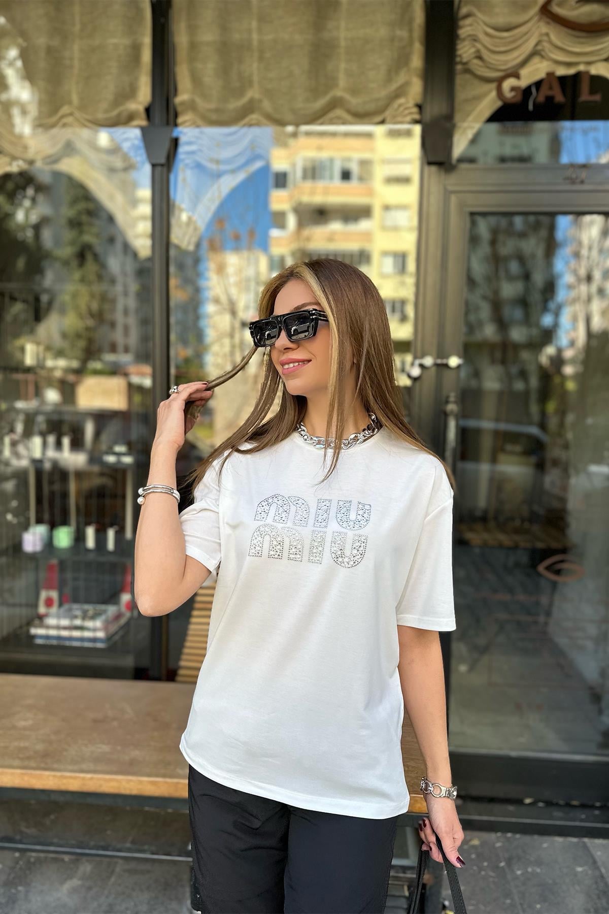 Önü Taş Baskılı Tshirt