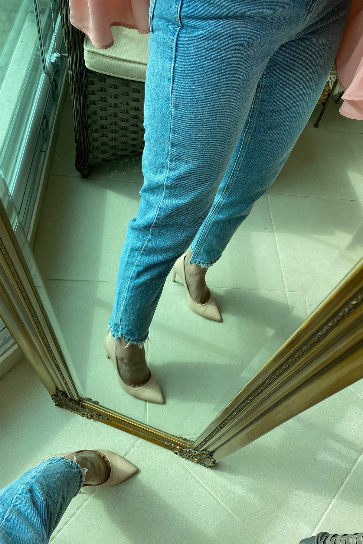 Paça Detay Asimetrik Mom Jean
