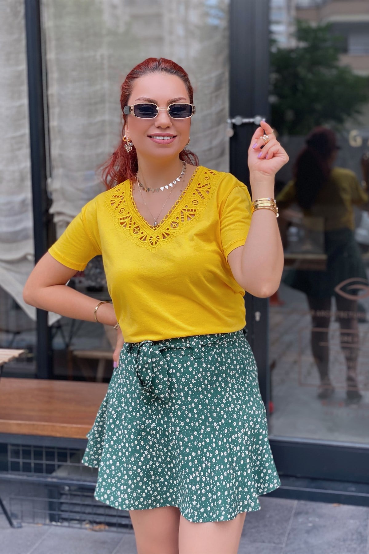 Sarı Yakası Lazer Kesim Tshirt