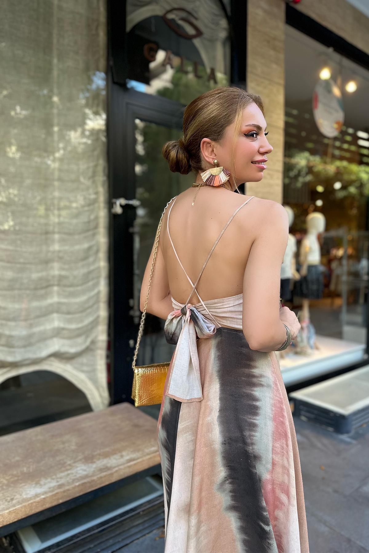 Sırt Dekolteli Elbise