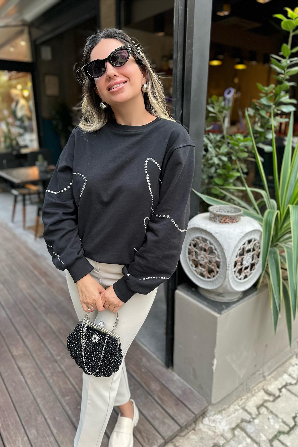 Siyah Desen Zımbalı Sweatshirt