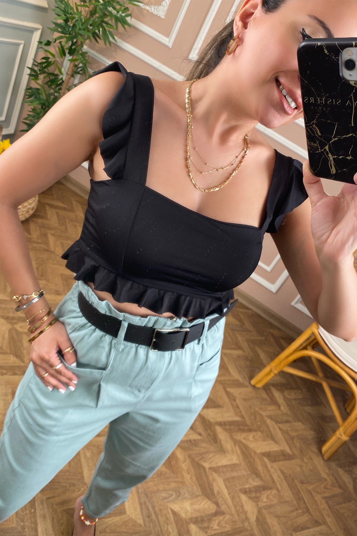Siyah Fırfırlı Crop