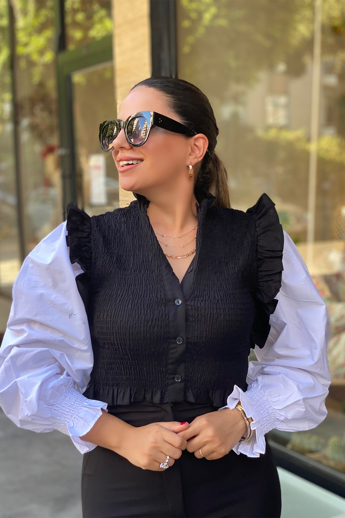 Siyah Gipeli Beyaz Poplin Kol Gömlek