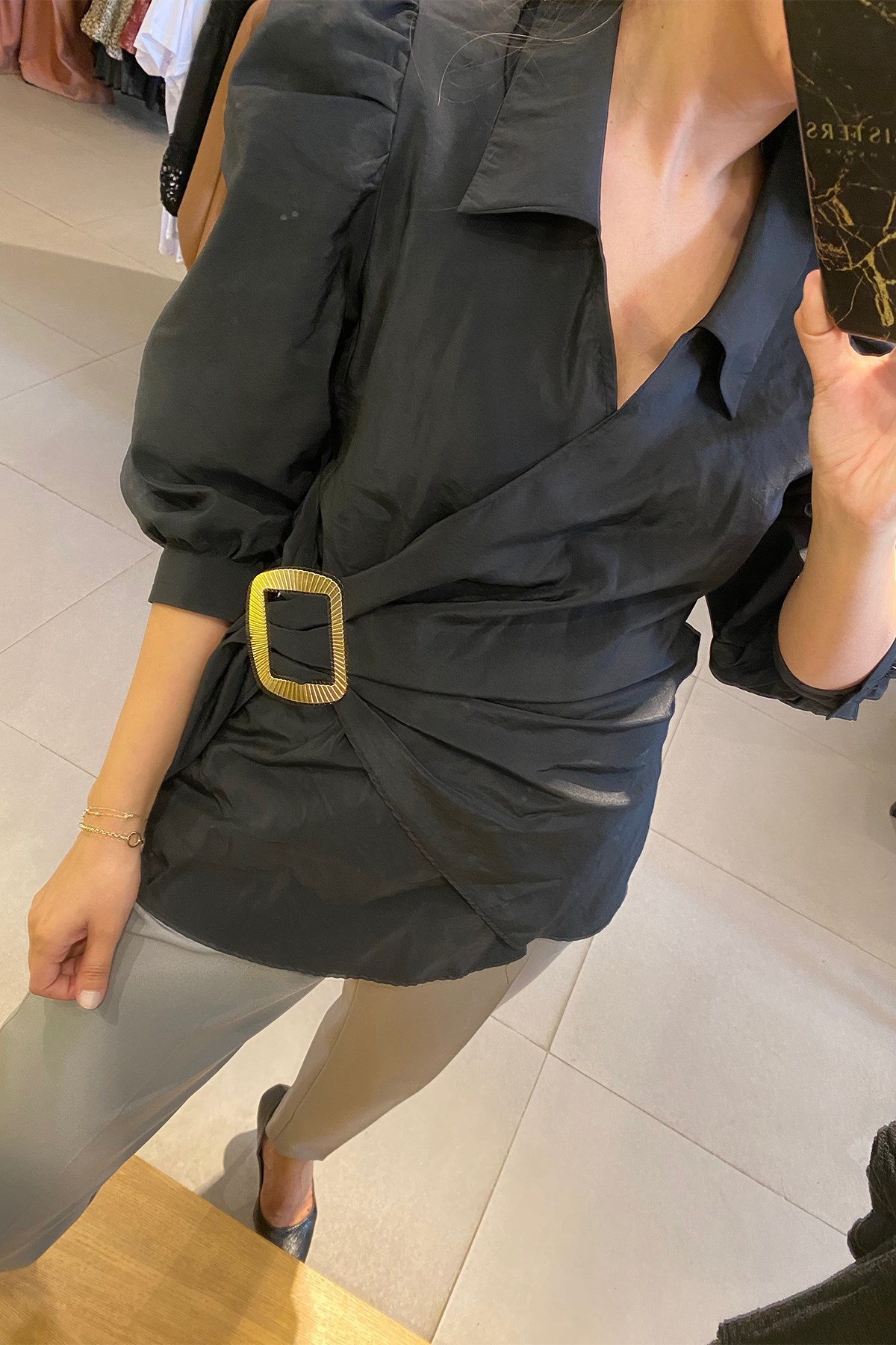 Siyah Gold Tokalı Bluz