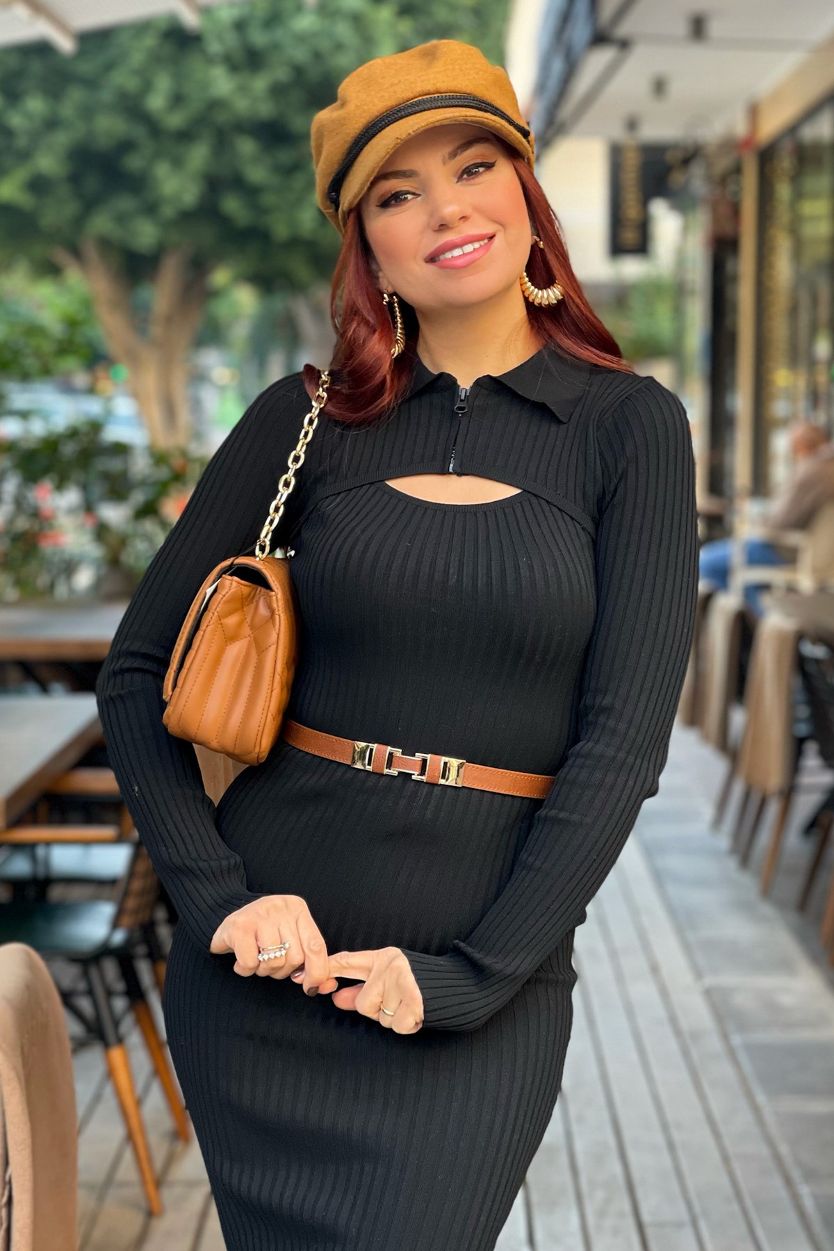 Siyah Yaka Fermuar Detaylı Triko Elbise