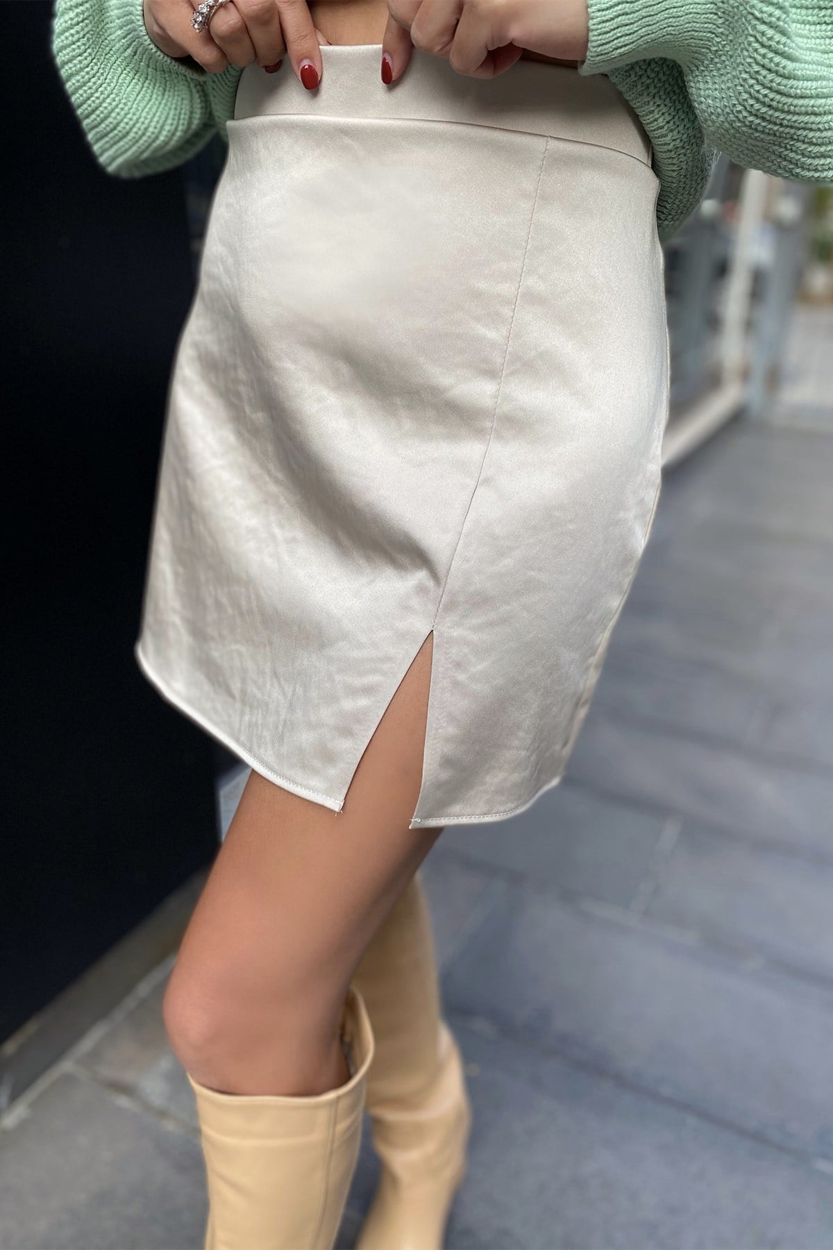 Taş Renk Mini Saten Etek
