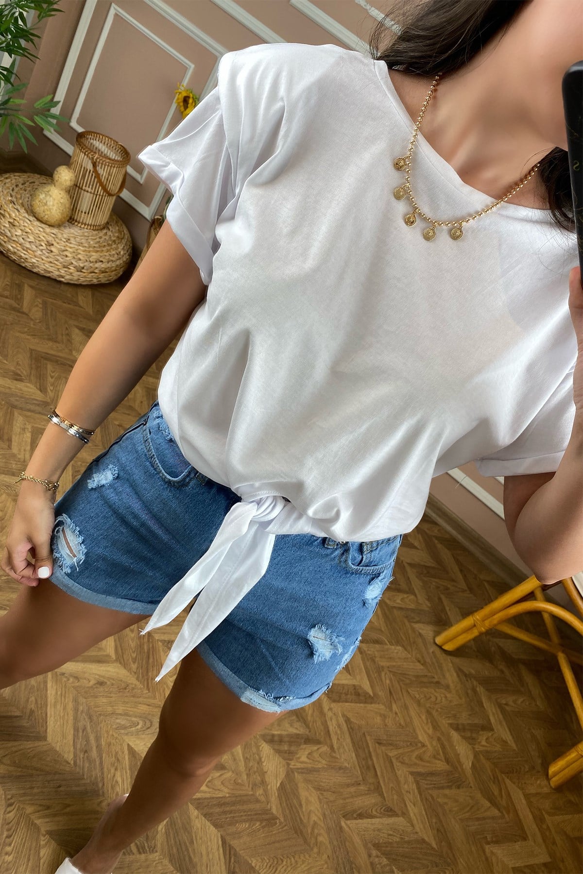 Vatkalı Önden Bağlamalı Beyaz Tshirt