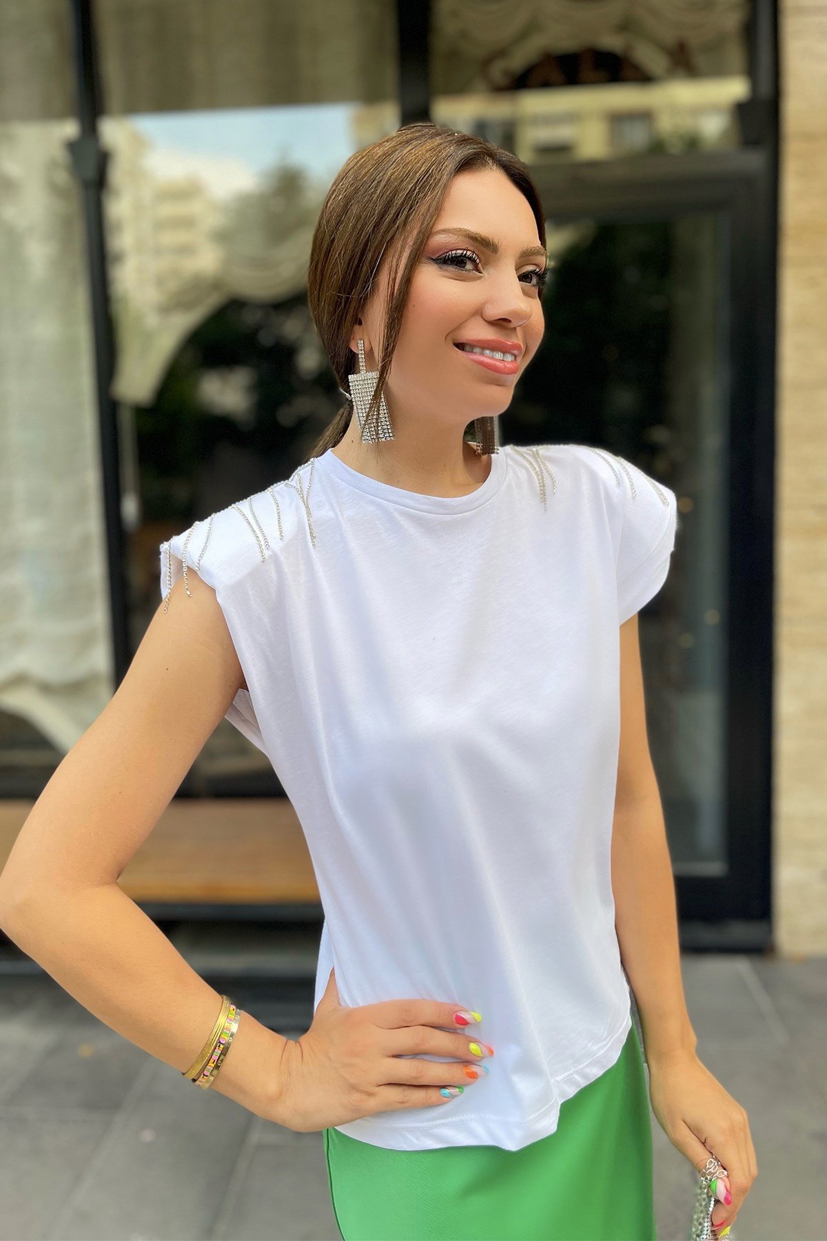 Vatkalı Taşlı Beyaz Tshirt