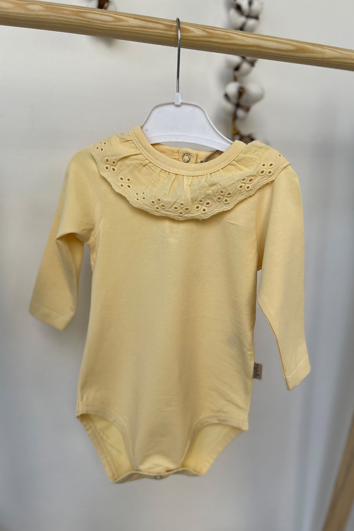 Yaka Güpür Detaylı Body 
